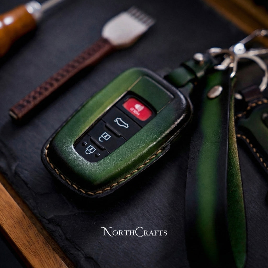 Handcrafted Leather Key Cover for 2020–2024 RAV4, Camry, Corolla, Avalon, C-HR, Prius, GT86 & Highlander – NorthCrafts