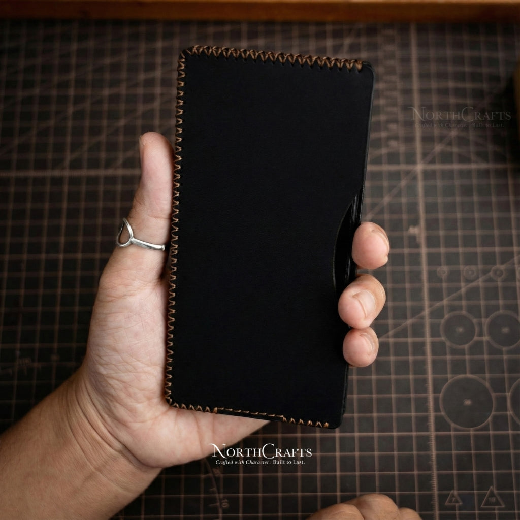 Black Full-Grain Leather Phone Sleeve for iPhone 17, 16, 15 & 14 Series – Personalized Handmade – NorthCrafts | NorthCrafts
