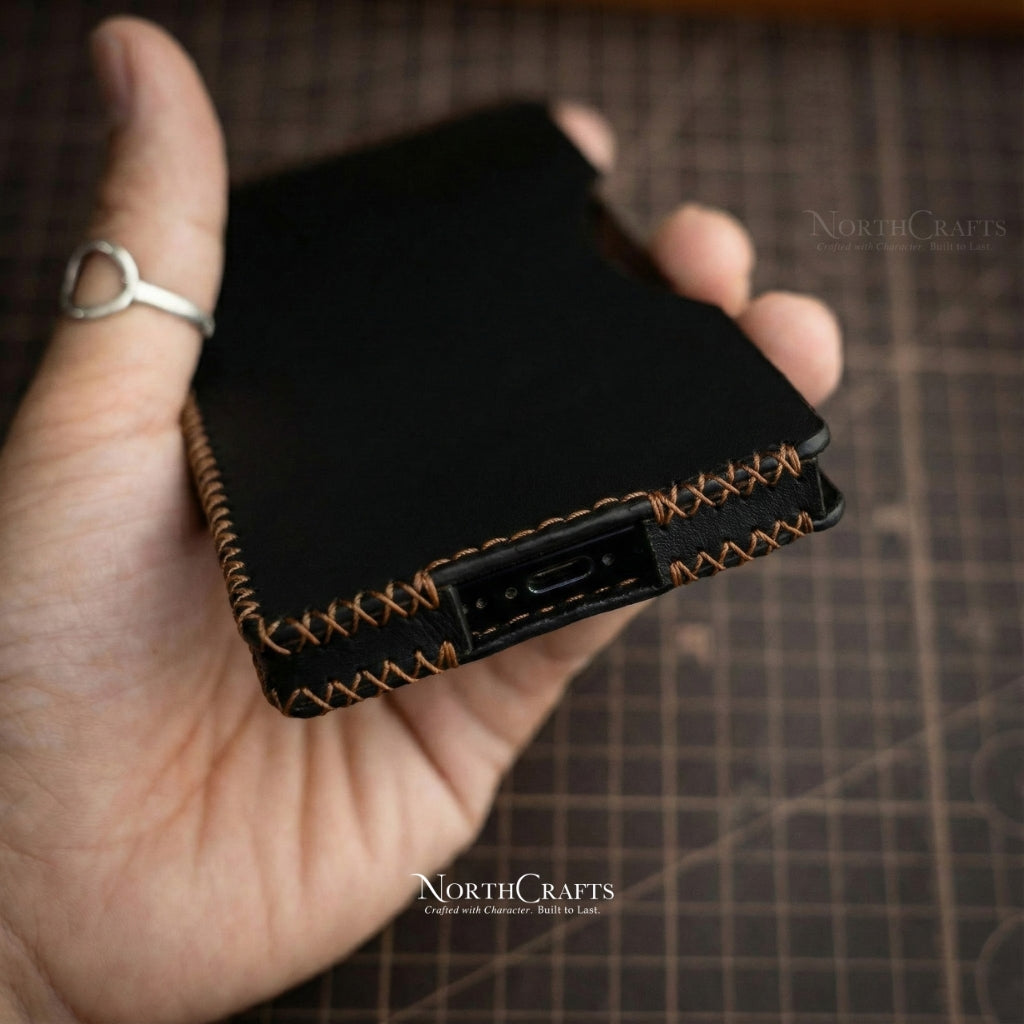 Black Full-Grain Leather Phone Sleeve for iPhone 17, 16, 15 & 14 Series – Personalized Handmade – NorthCrafts | NorthCrafts