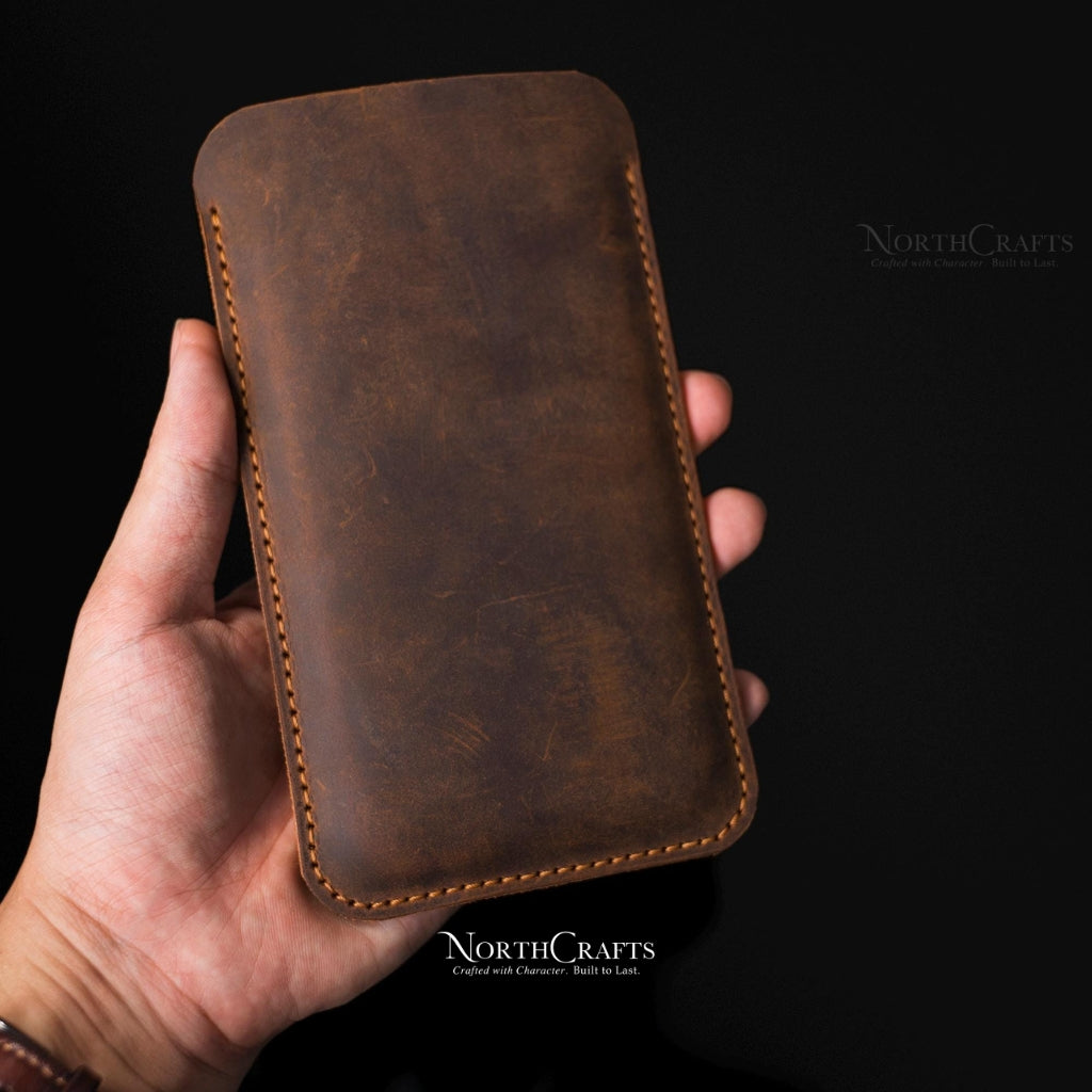 Crazy Horse Leather Phone Pouch for iPhone 17, 16, 15 & 14 Series – Personalized Handmade – NorthCrafts | NorthCrafts