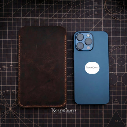 Crazy Horse Leather Phone Pouch for iPhone 17, 16, 15 & 14 Series – Personalized Handmade – NorthCrafts | NorthCrafts