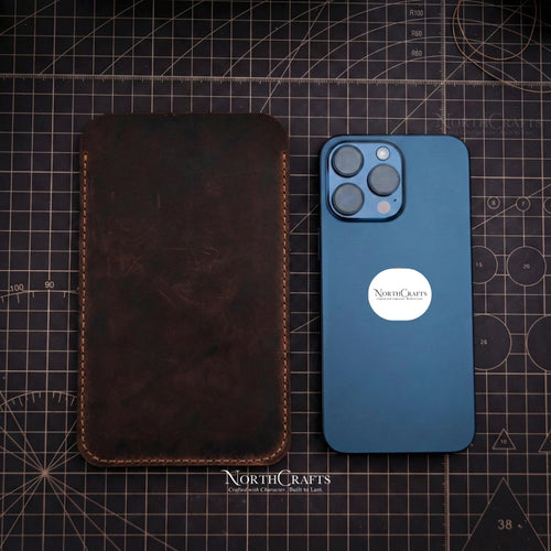 Crazy Horse Leather Phone Pouch for iPhone 17, 16, 15 & 14 Series – Personalized Handmade – NorthCrafts | NorthCrafts