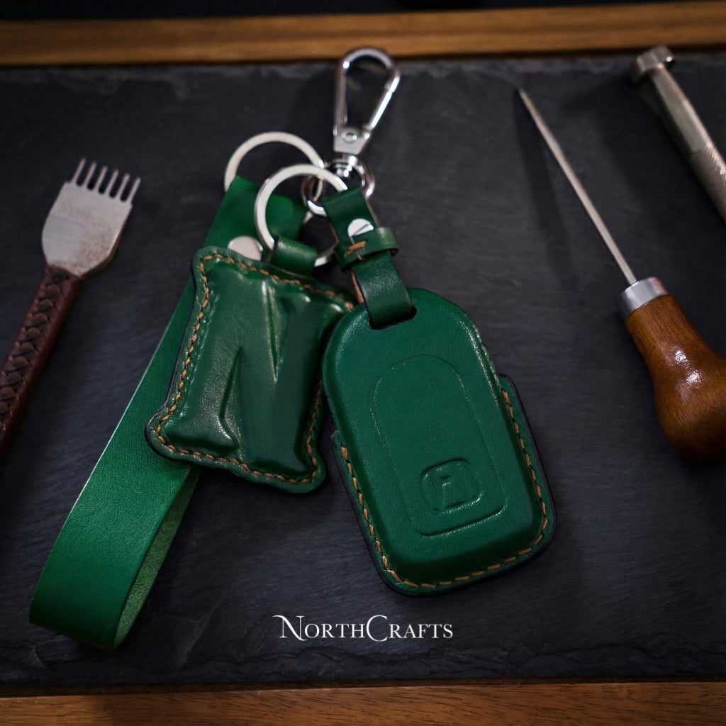 Handcrafted Leather Car Key Fob for Civic, Accord, Pilot, CR-V, HR-V, CR-Z, Odyssey, Ridgeline & Crosstour with Strap & Initial Charm – NorthCrafts