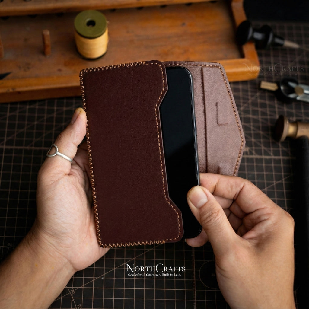 EDC Brown Full-Grain Leather Phone Holster with Belt Loop for Men (iPhone 17, 16 & 15 Series) – Personalized Handmade – NorthCrafts | NorthCrafts