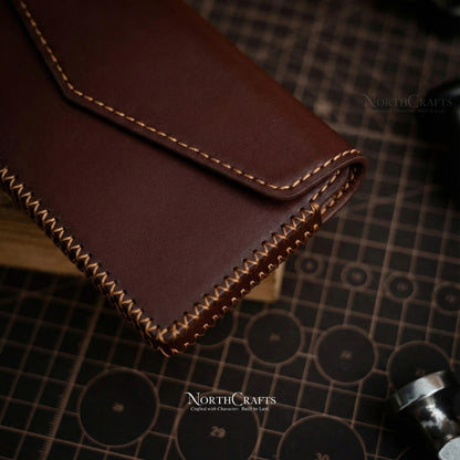EDC Brown Full-Grain Leather Phone Holster with Belt Loop for Men (iPhone 17, 16 & 15 Series) – Personalized Handmade – NorthCrafts | NorthCrafts