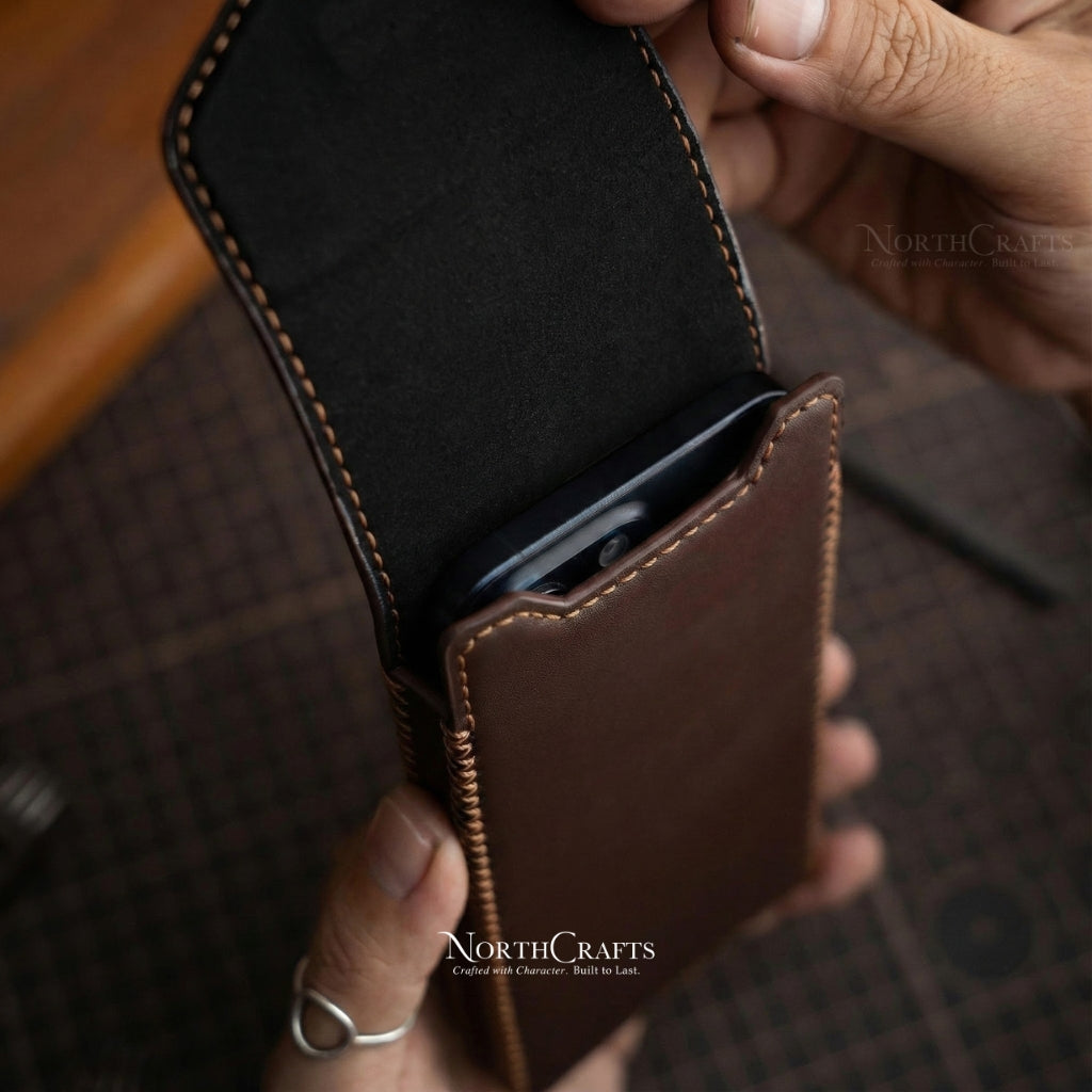 Full-Grain Leather Phone Holster with Belt Loop for iPhone 17, 16, 15 & 14 Series – Personalized Handmade – NorthCrafts | NorthCrafts