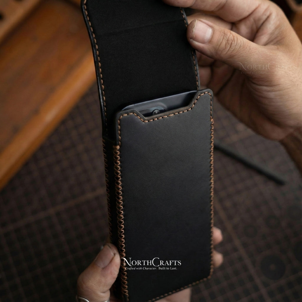 Full-Grain Leather Phone Holster with Belt Loop for iPhone 17, 16, 15 & 14 Series – Personalized Handmade – NorthCrafts | NorthCrafts