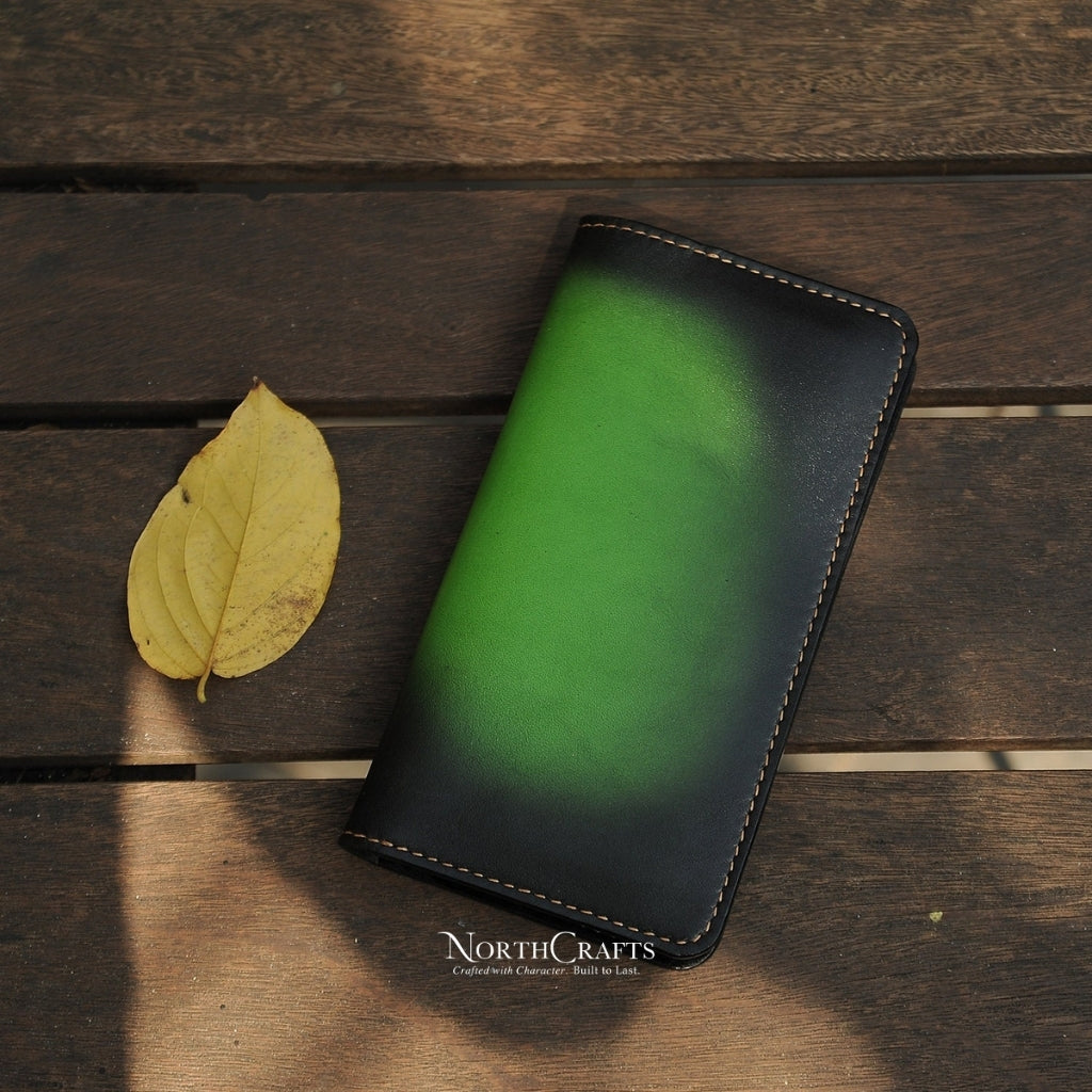 Green Long Leather Wallet with Phone Holder for Men – Personalized Handmade – NorthCrafts | NorthCrafts