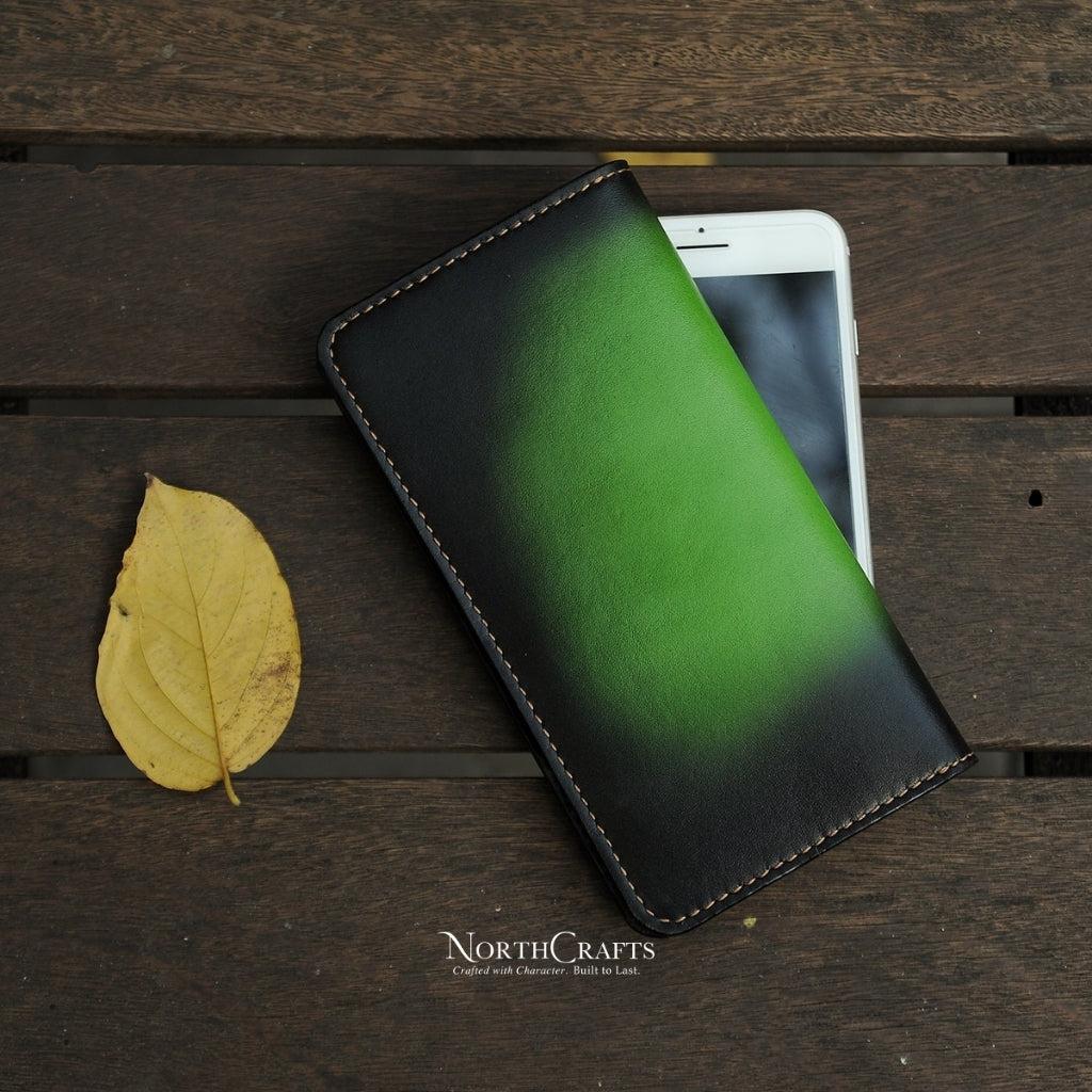 Green Long Leather Wallet with Phone Holder for Men – Personalized Handmade – NorthCrafts | NorthCrafts