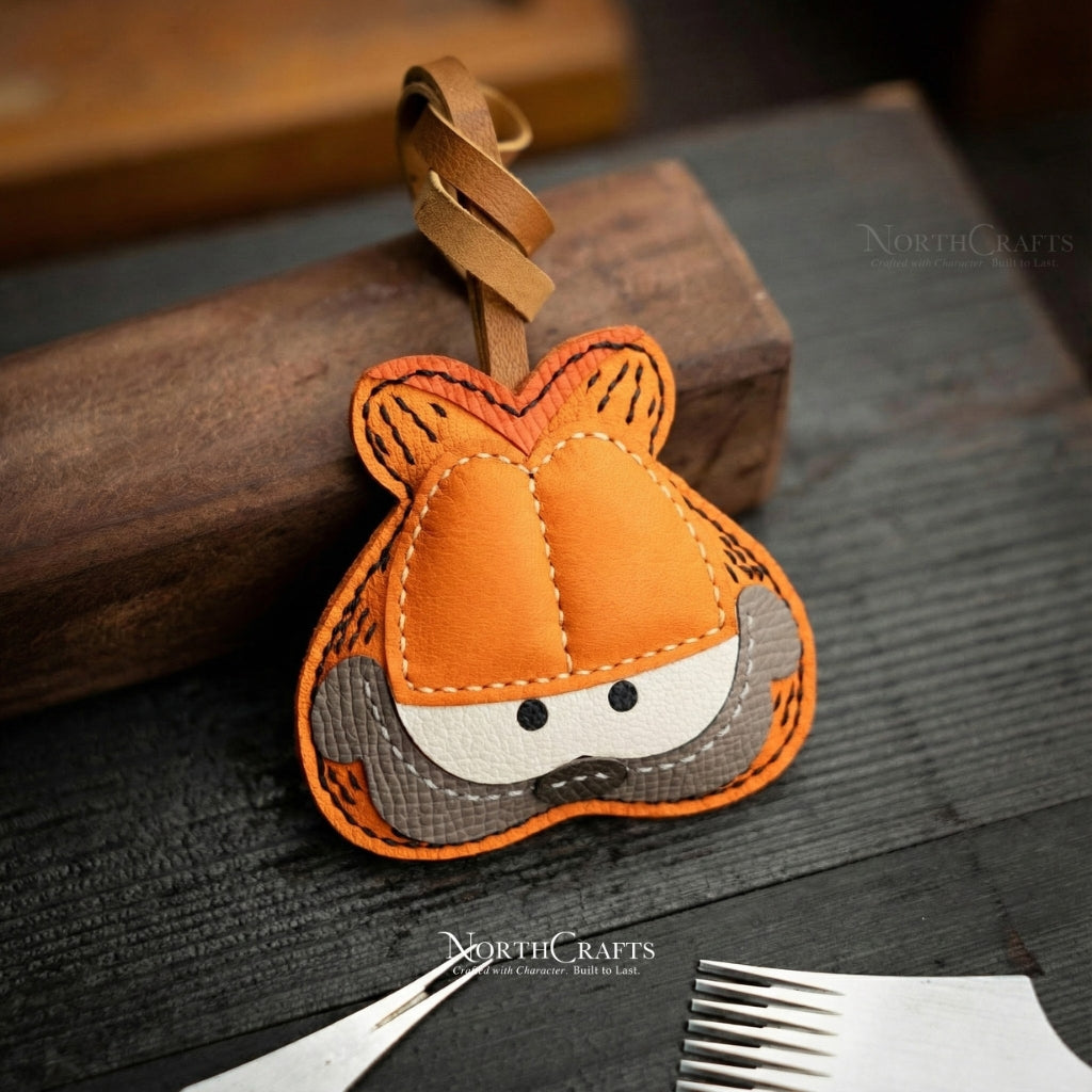 Leather Cartoon Cat Bag Charm for Women – Personalized Handmade – NorthCrafts | NorthCrafts