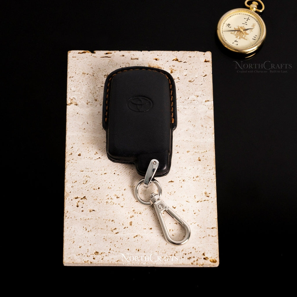Leather Key Fob Cover for Toyota Sequoia, 4Runner, Tacoma, Tundra, RAV4, Camry, Avalon & Corolla – Personalized Handmade – NorthCrafts | NorthCrafts