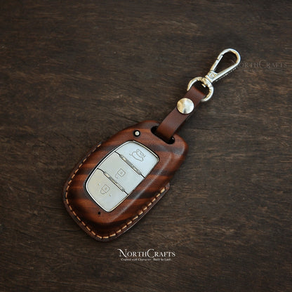 Brown Leather Key Fob Cover for Hyundai Tucson, Sonata, Elantra & Santa Fe – Personalized Handmade – NorthCrafts | NorthCrafts