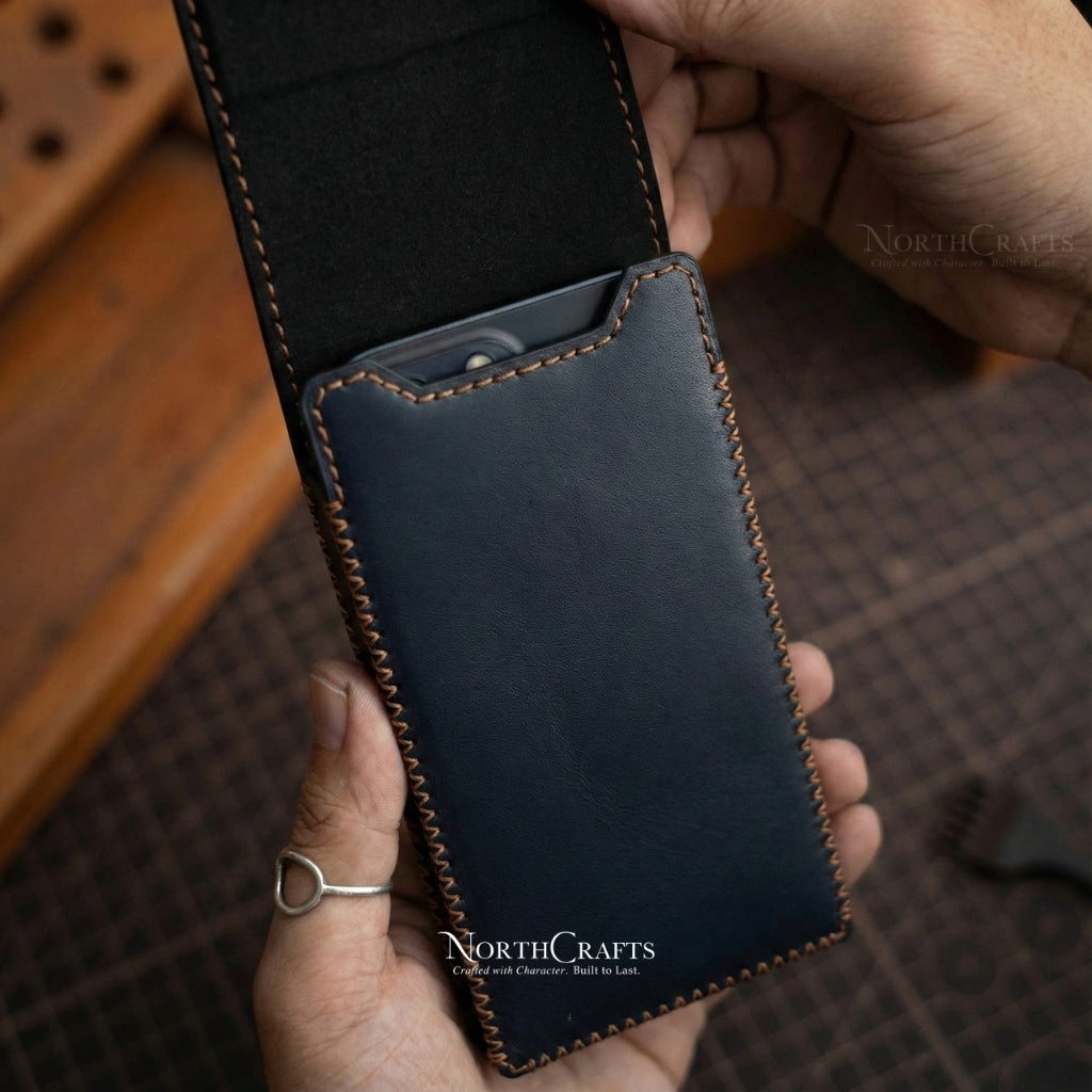 Full-Grain Leather Phone Holster with Belt Loop for Men (iPhone 17, 16, 15 & 14 Series) – Personalized Handmade – NorthCrafts | NorthCrafts