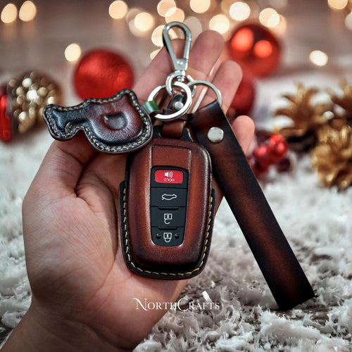 Leather Key Cover for RAV4, Camry, Corolla, Avalon, C-HR, Prius, GT86 & Highlander – Personalized Handmade – NorthCrafts | NorthCrafts
