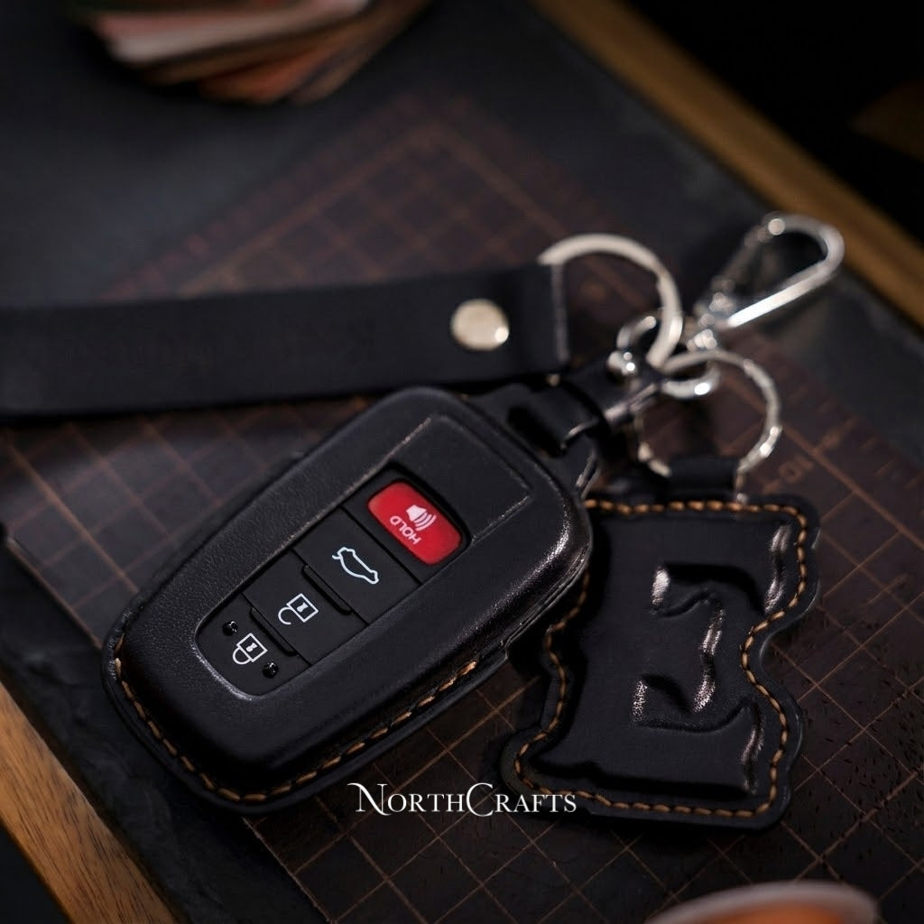 Handcrafted Leather Key Cover for RAV4, Camry, Corolla, Avalon, C-HR, Prius, GT86 & Highlander with Strap & Initial Charm – NorthCrafts